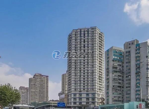 22"西安甲级办公楼需求减弱客流反弹有助于消费复苏"